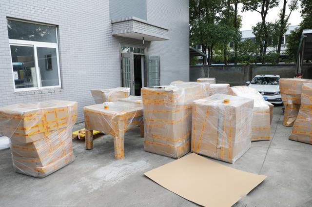 搬家?guī)煾碉L雨同舟支援上海一線疫情工作